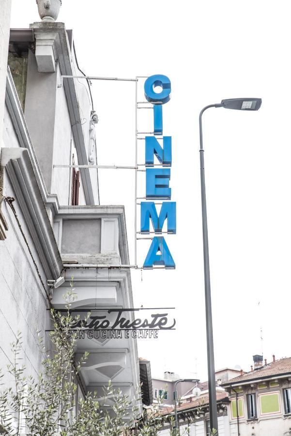La Locanda Del Teatro Milan Luaran gambar