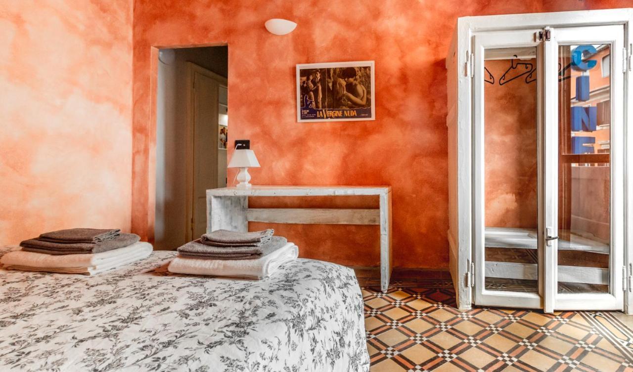 La Locanda Del Teatro Milan Luaran gambar