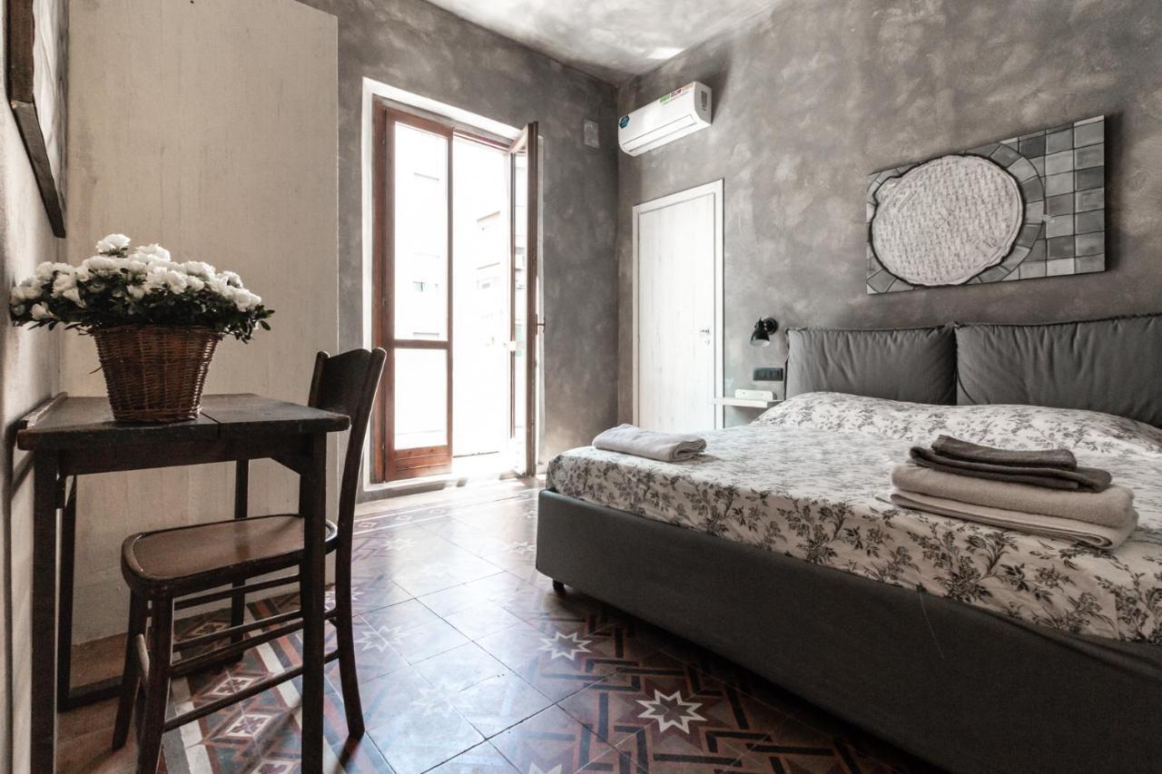 La Locanda Del Teatro Milan Luaran gambar