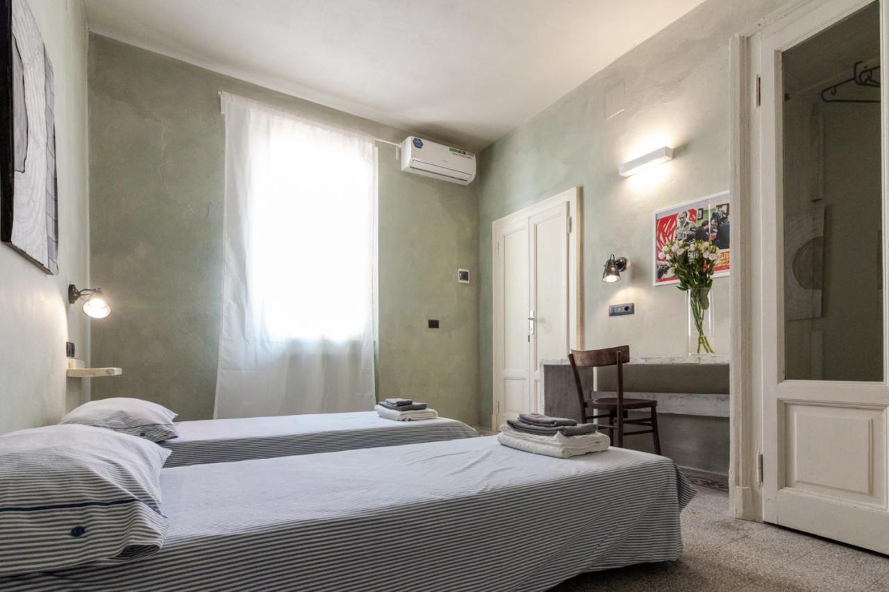 La Locanda Del Teatro Milan Luaran gambar