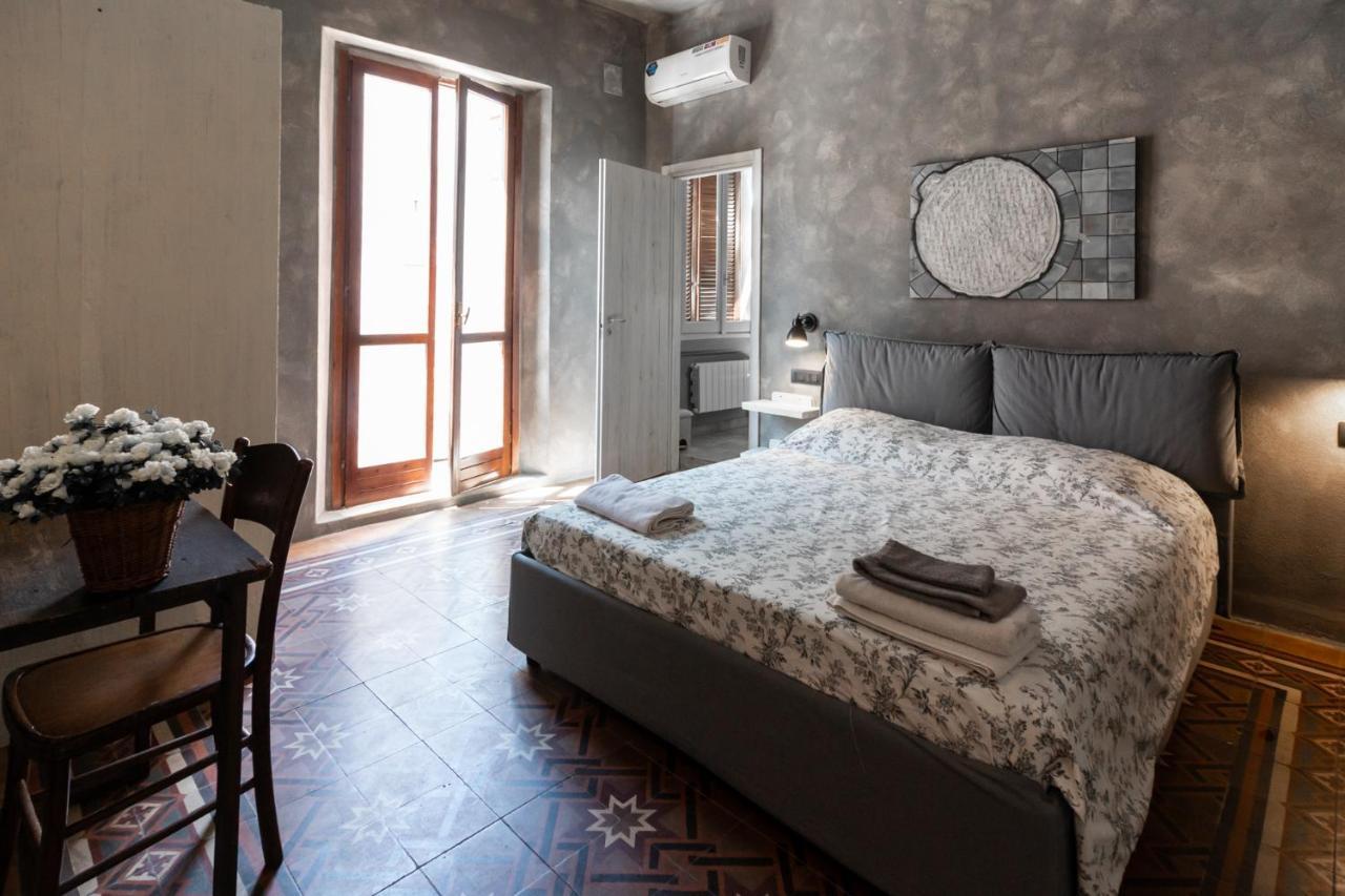La Locanda Del Teatro Milan Luaran gambar