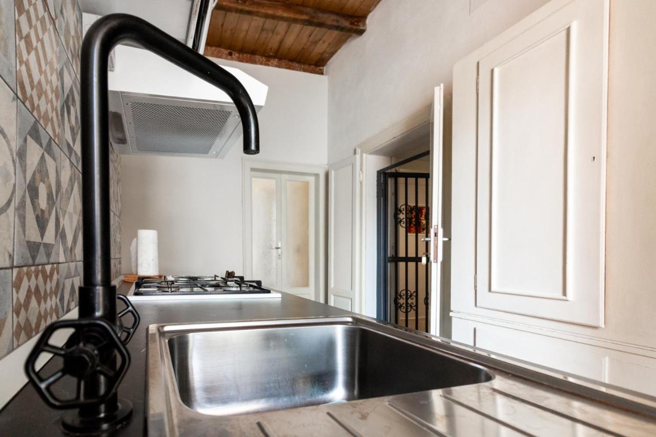La Locanda Del Teatro Milan Luaran gambar