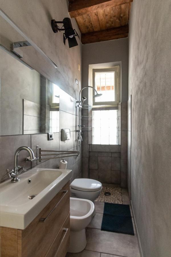 La Locanda Del Teatro Milan Luaran gambar